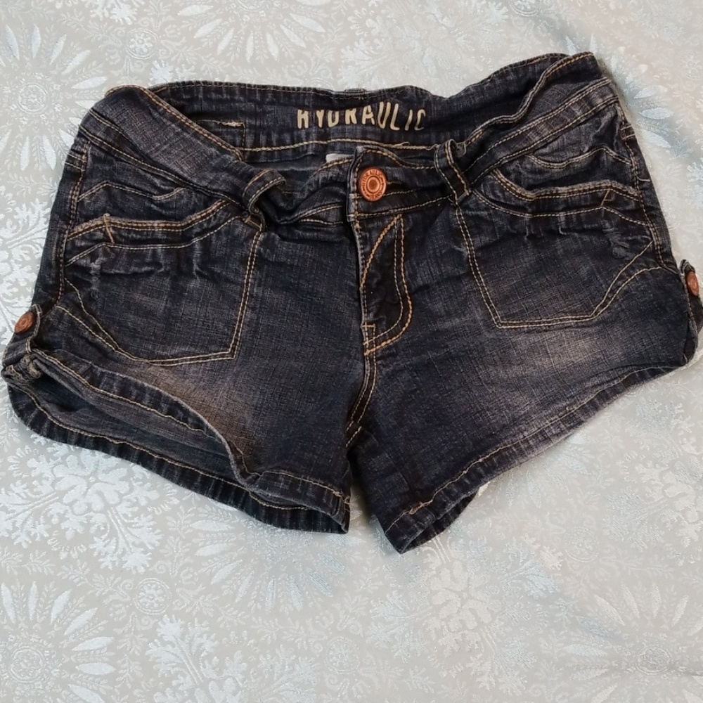 Hydraulic distressed shorts
